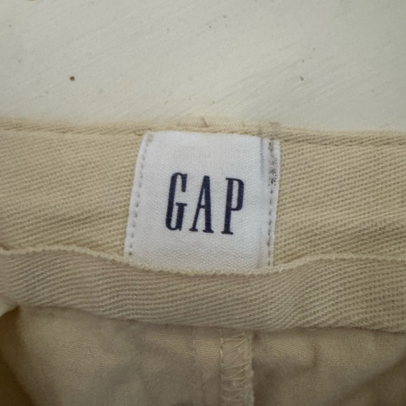 NWT GAP Size 16 Girlfriend shorts light khaki color with stretch. - Picture 3 of 7